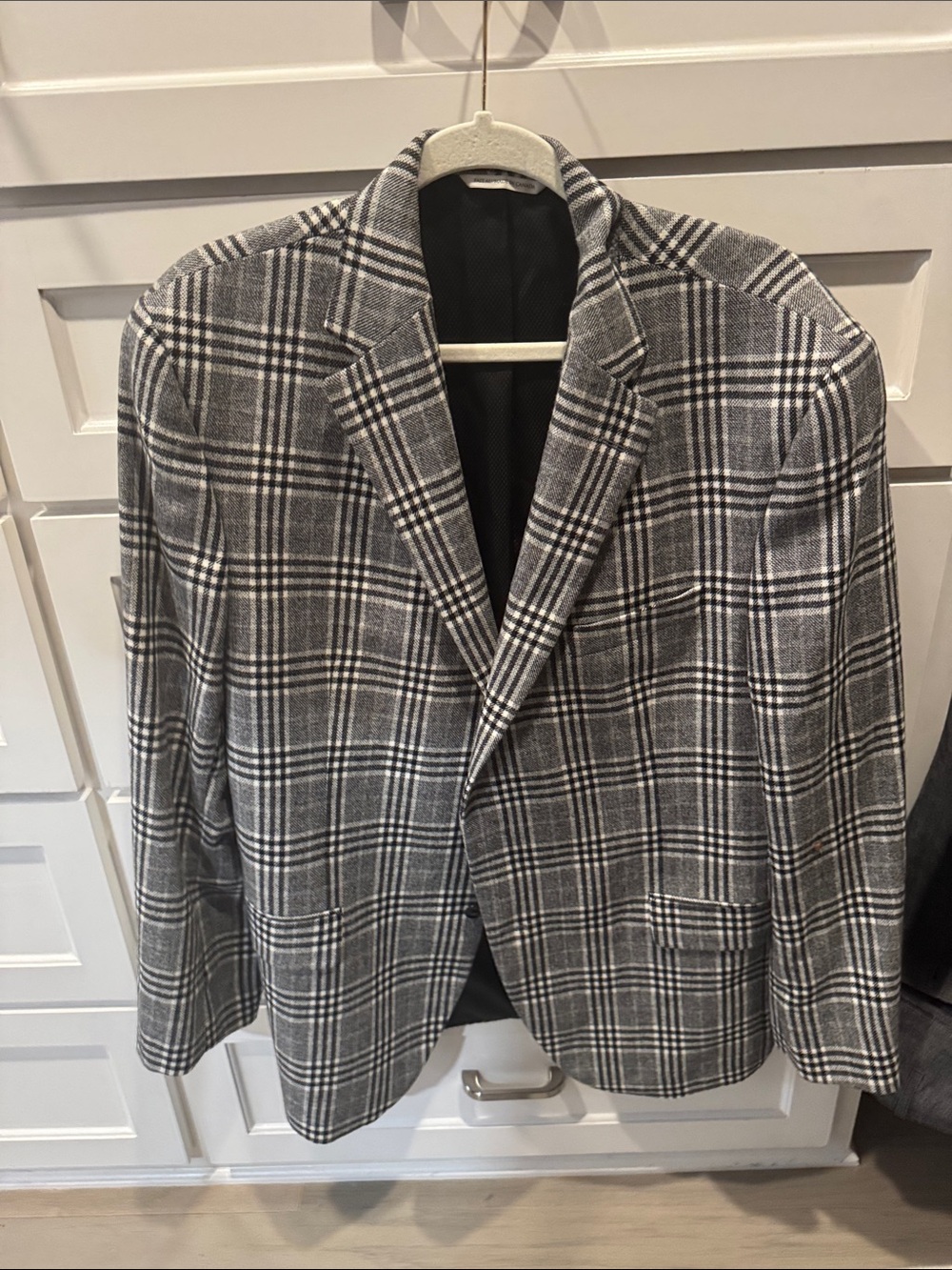 Men's Gray Plaid Sport Coat - Classic Notch Lapel Blazer